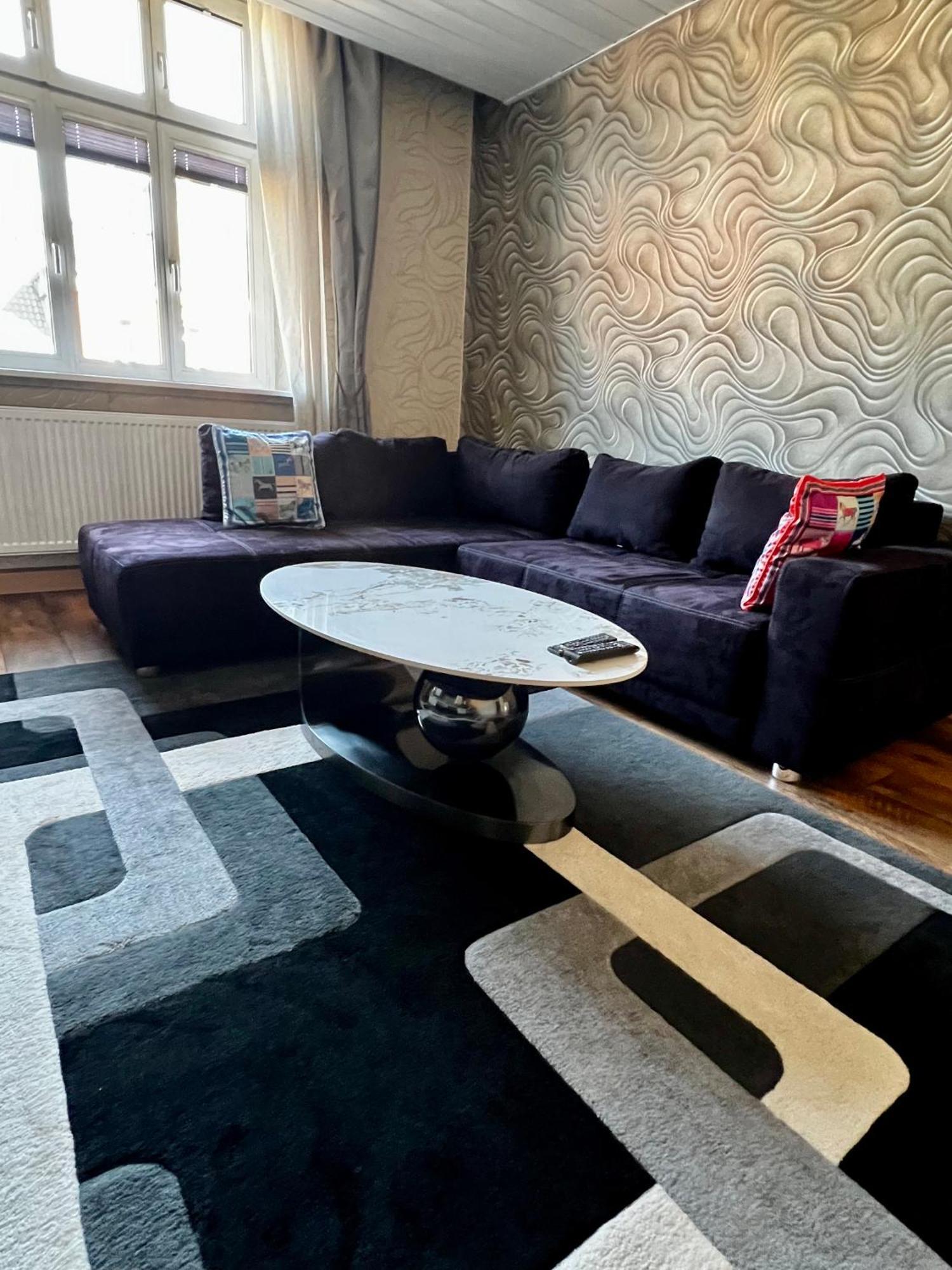 Schoenes City-Apartment Im Zentrum Mit Balkon 호프 외부 사진
