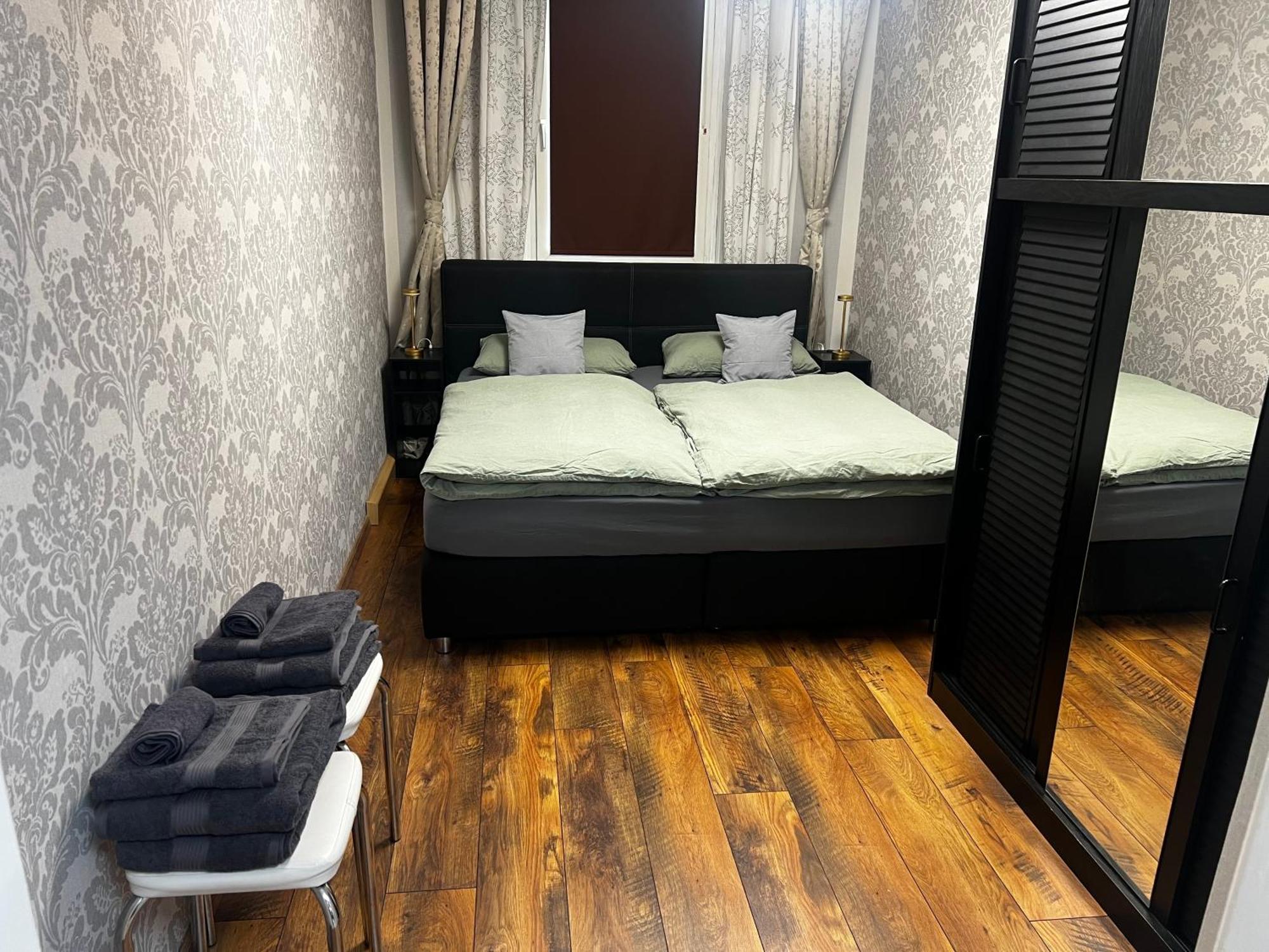 Schoenes City-Apartment Im Zentrum Mit Balkon 호프 외부 사진